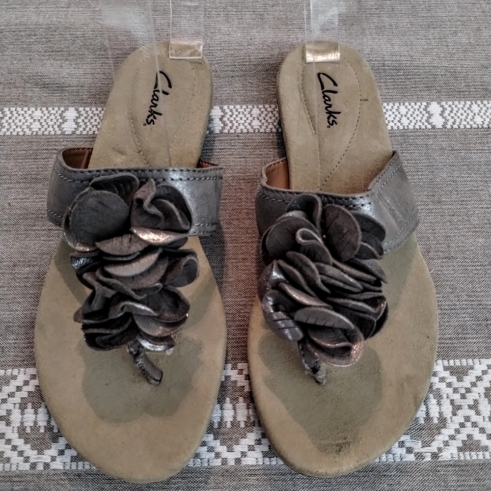 Clarks Women's Leather Pewter Color Floral Sandals Size 7M